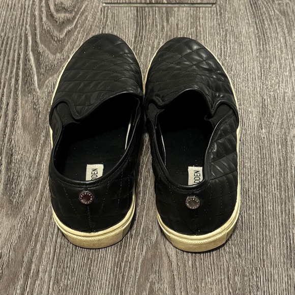 Steve Madden Shoes - Picture 2 of 2